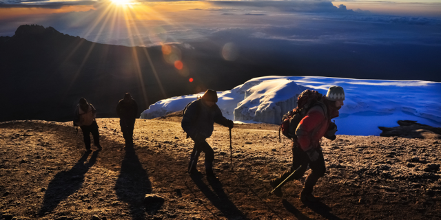 Zapatilla Trekking Adventure Mid Azul – Kilimanjaro